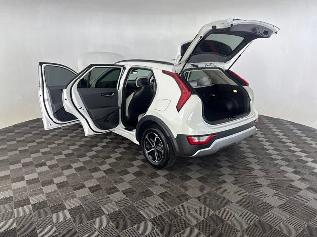 Certified 2025 Kia Niro EX FWD image 18