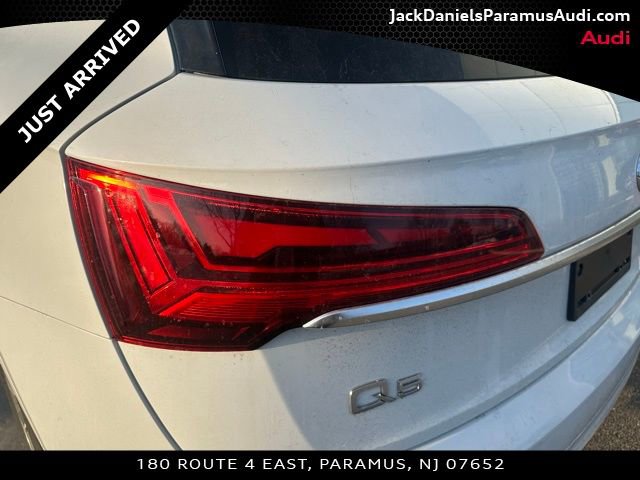 Used 2023 Audi Q5 2.0T Premium w/ Convenience Package image 9