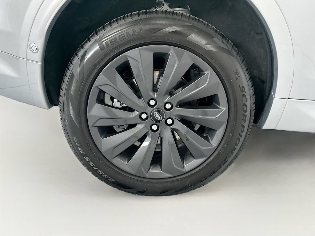 Certified 2025 Land Rover Discovery Sport S AWD/4WD image 31