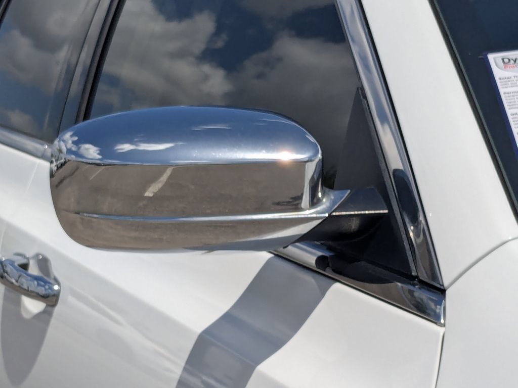 Used 2014 Chrysler 300 C RWD image 14