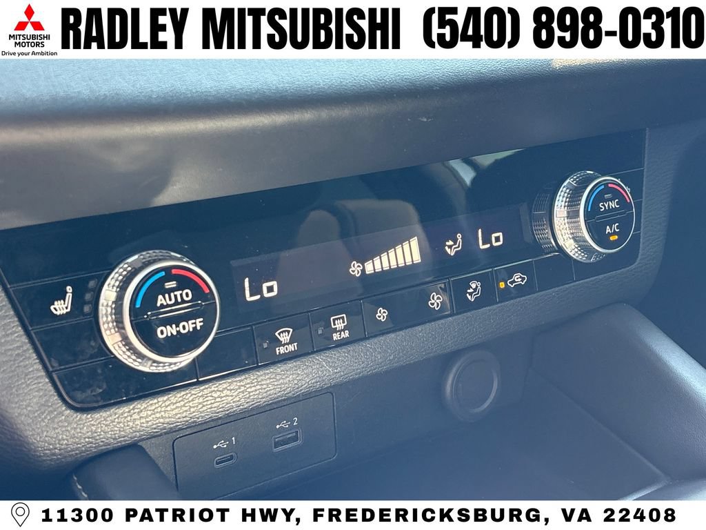 Used 2023 Mitsubishi Outlander SE FWD image 10