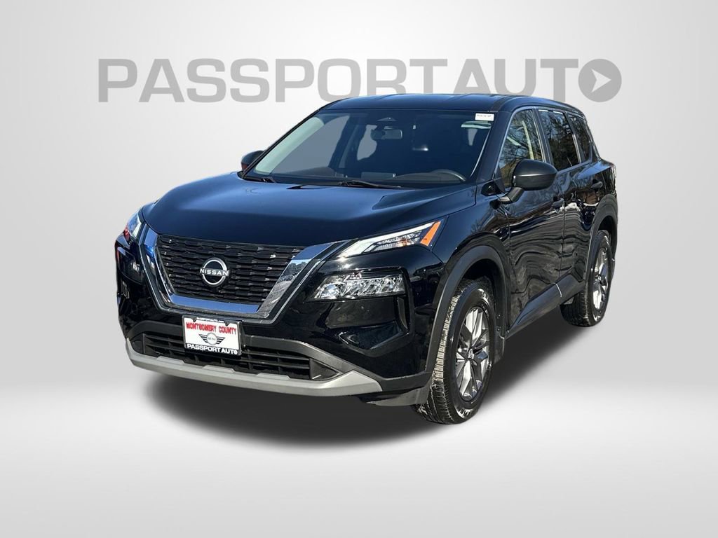 Used 2023 Nissan Rogue S image 1