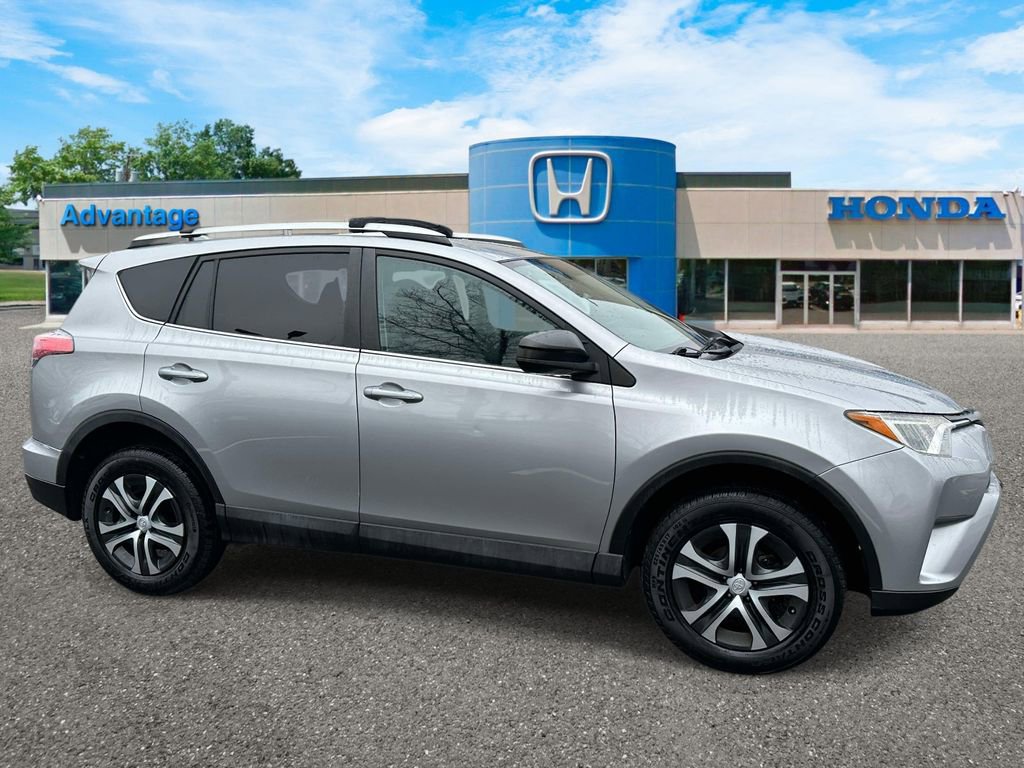 Used 2016 Toyota RAV4 LE image 3