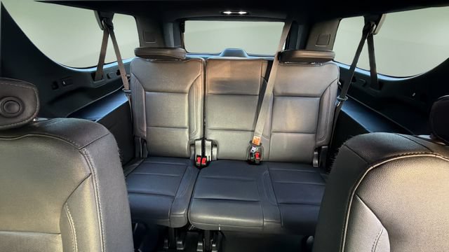 Used 2022 Chevrolet Suburban Z71 w/ Luxury Package AWD/4WD image 38