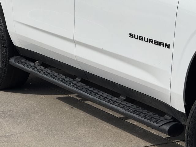 Used 2024 Chevrolet Suburban Z71 w/ Luxury Package AWD/4WD image 9