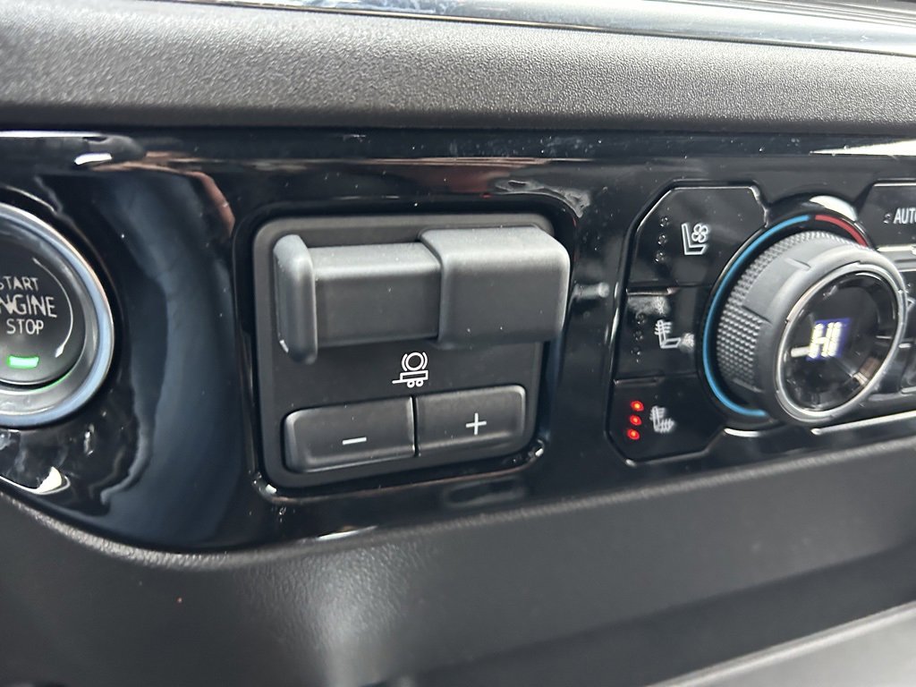 Used 2024 Chevrolet Silverado 1500 High Country image 34