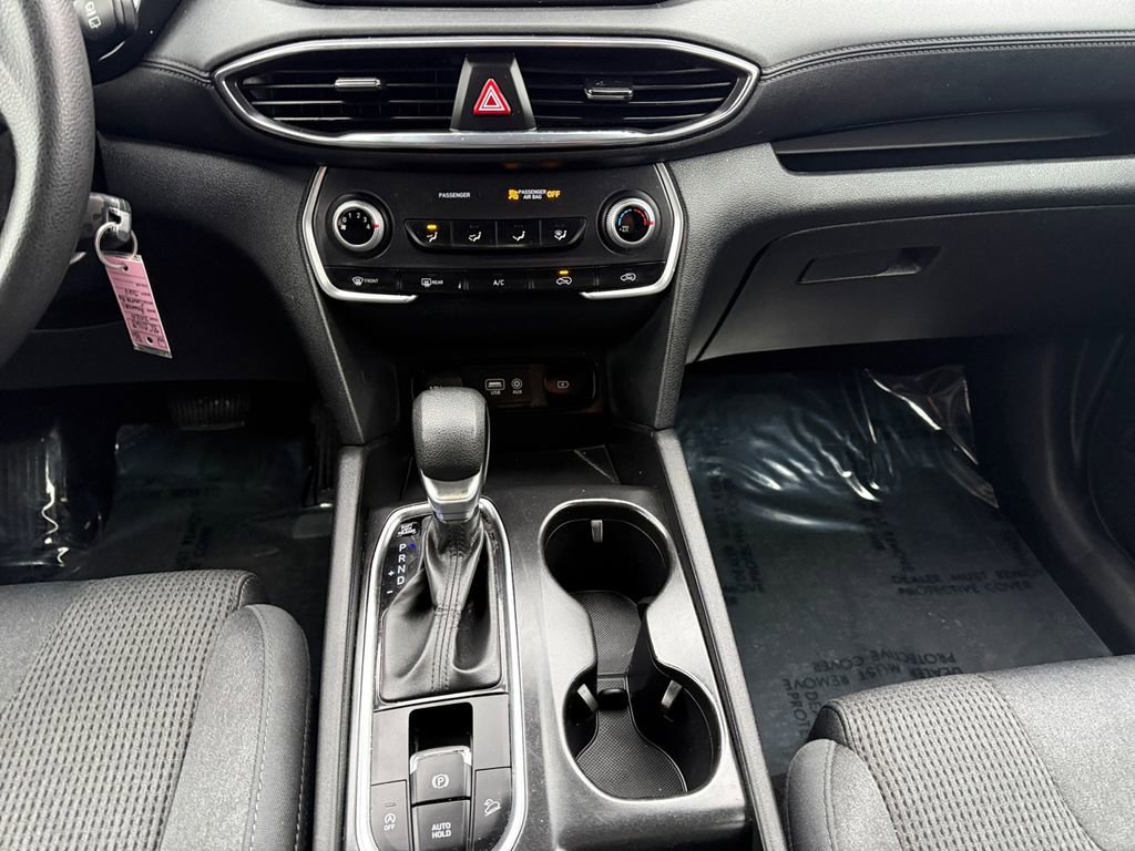 Used 2020 Hyundai Santa Fe SE image 11