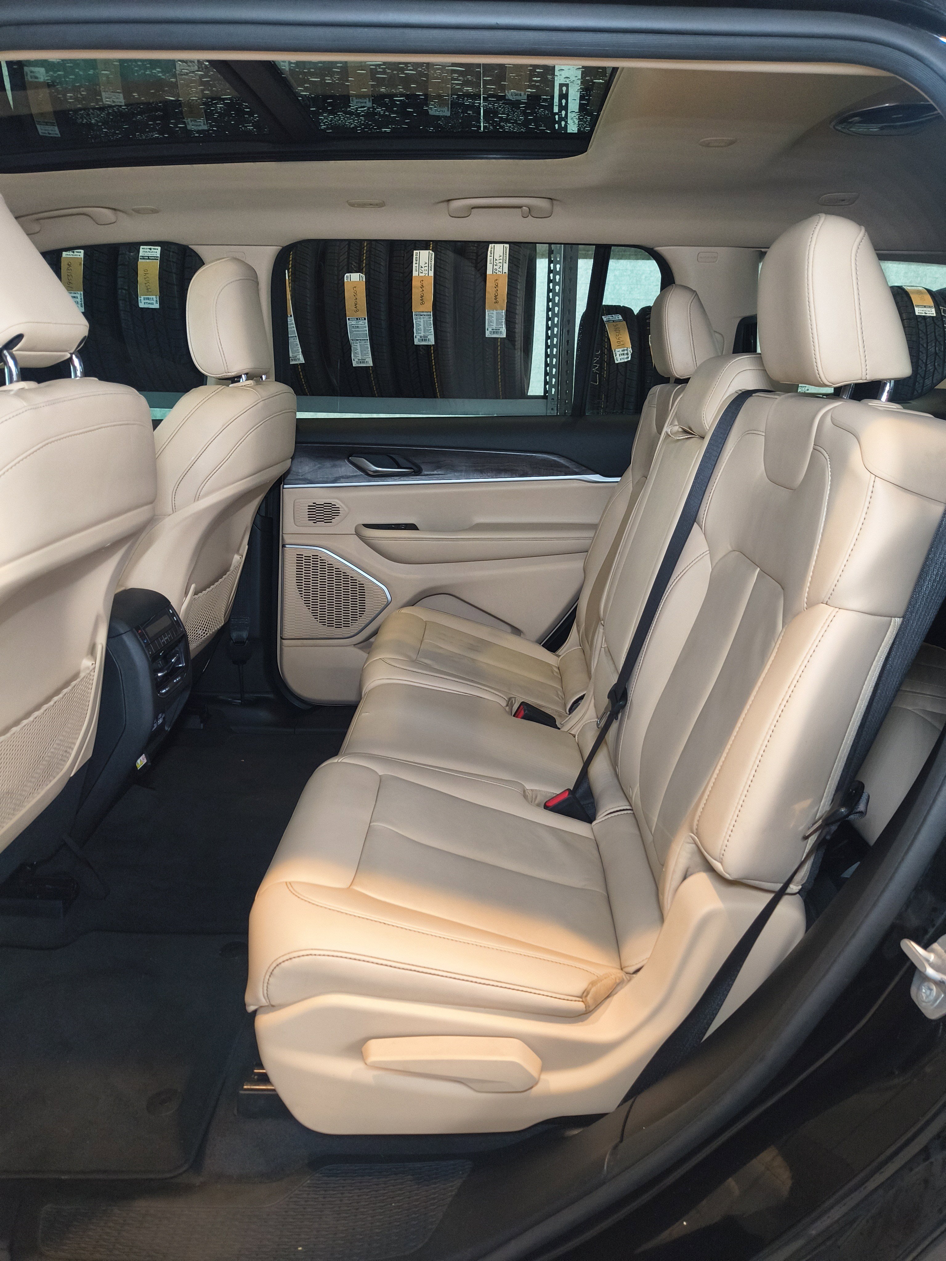 Used 2021 Jeep Grand Cherokee L Limited image 23