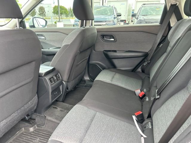 Used 2022 Nissan Rogue SV FWD image 27