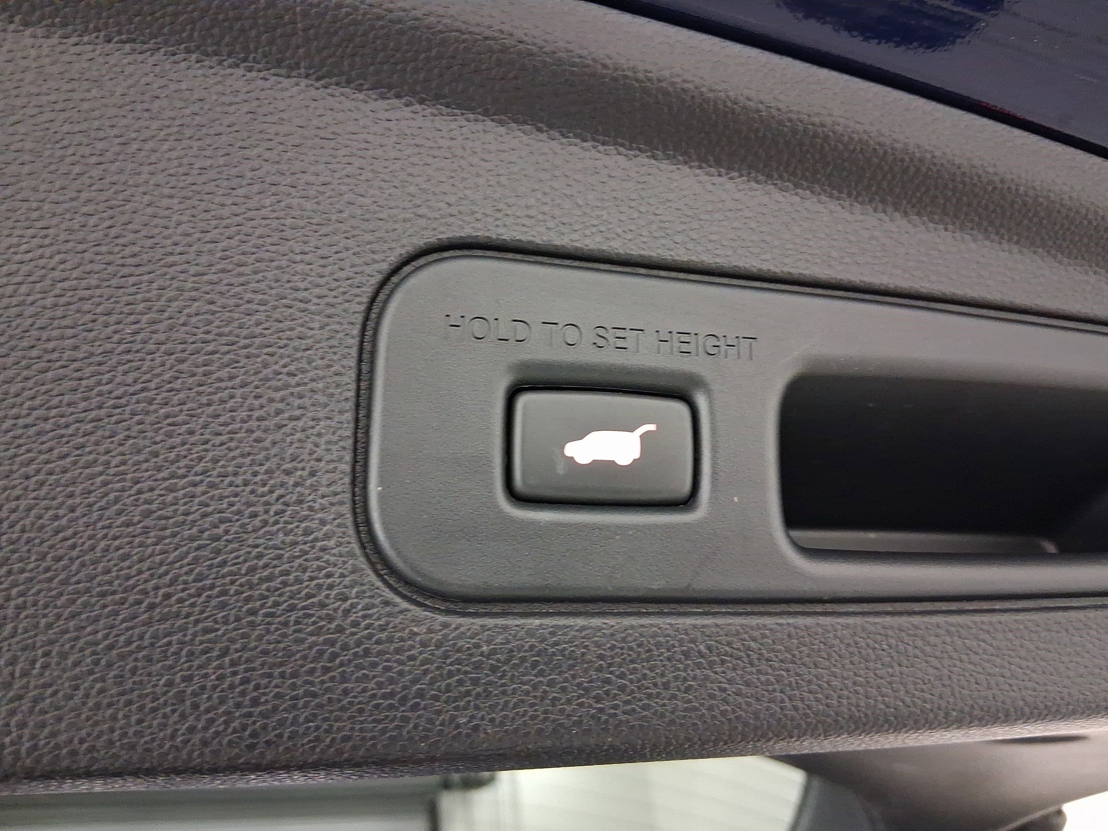 Used 2023 Acura MDX SH-AWD w/ Advance Package image 31