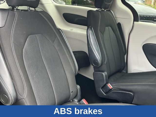 Used 2022 Chrysler Voyager LX FWD image 27