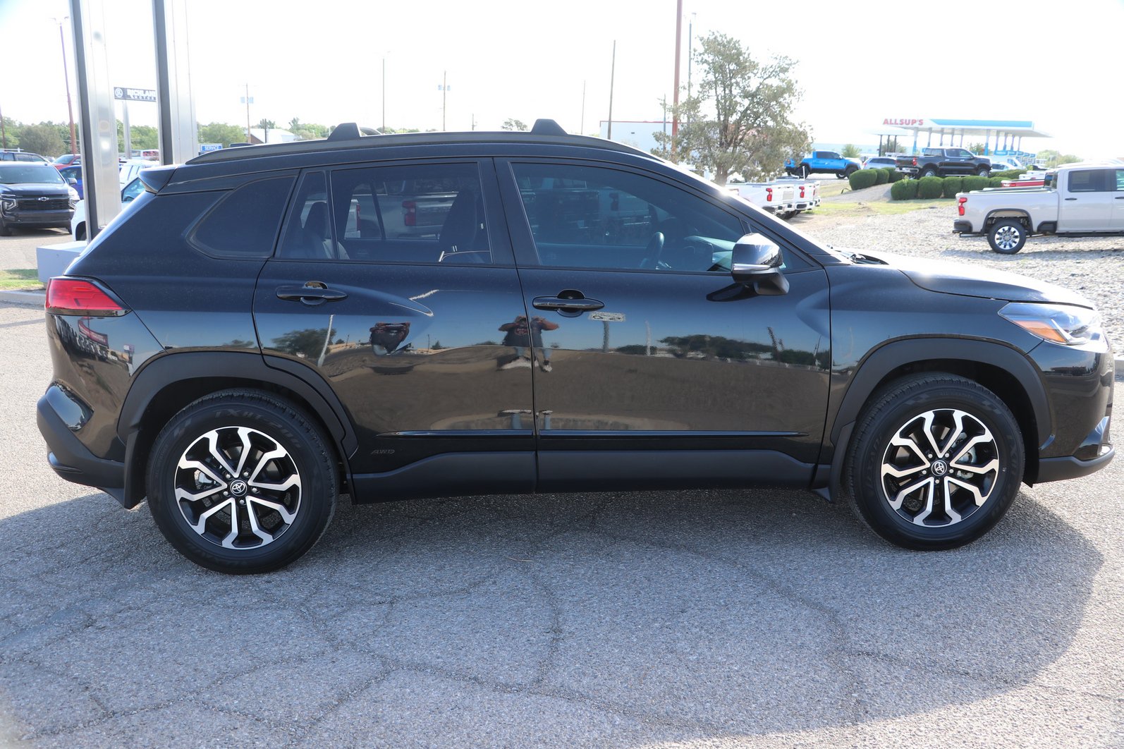 Used 2023 Toyota Corolla Cross AWD Hybrid image 8