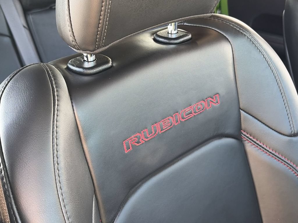 Used 2025 Jeep Wrangler Unlimited Rubicon AWD/4WD image 27
