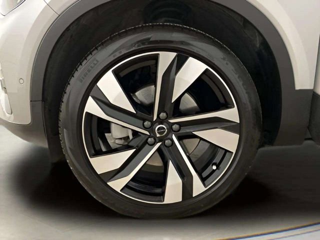 Used 2025 Volvo XC40 B5 Plus image 97