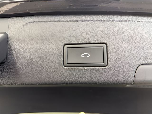 Used 2023 Volkswagen Atlas Cross Sport SE w/ Black Wheel Package image 34