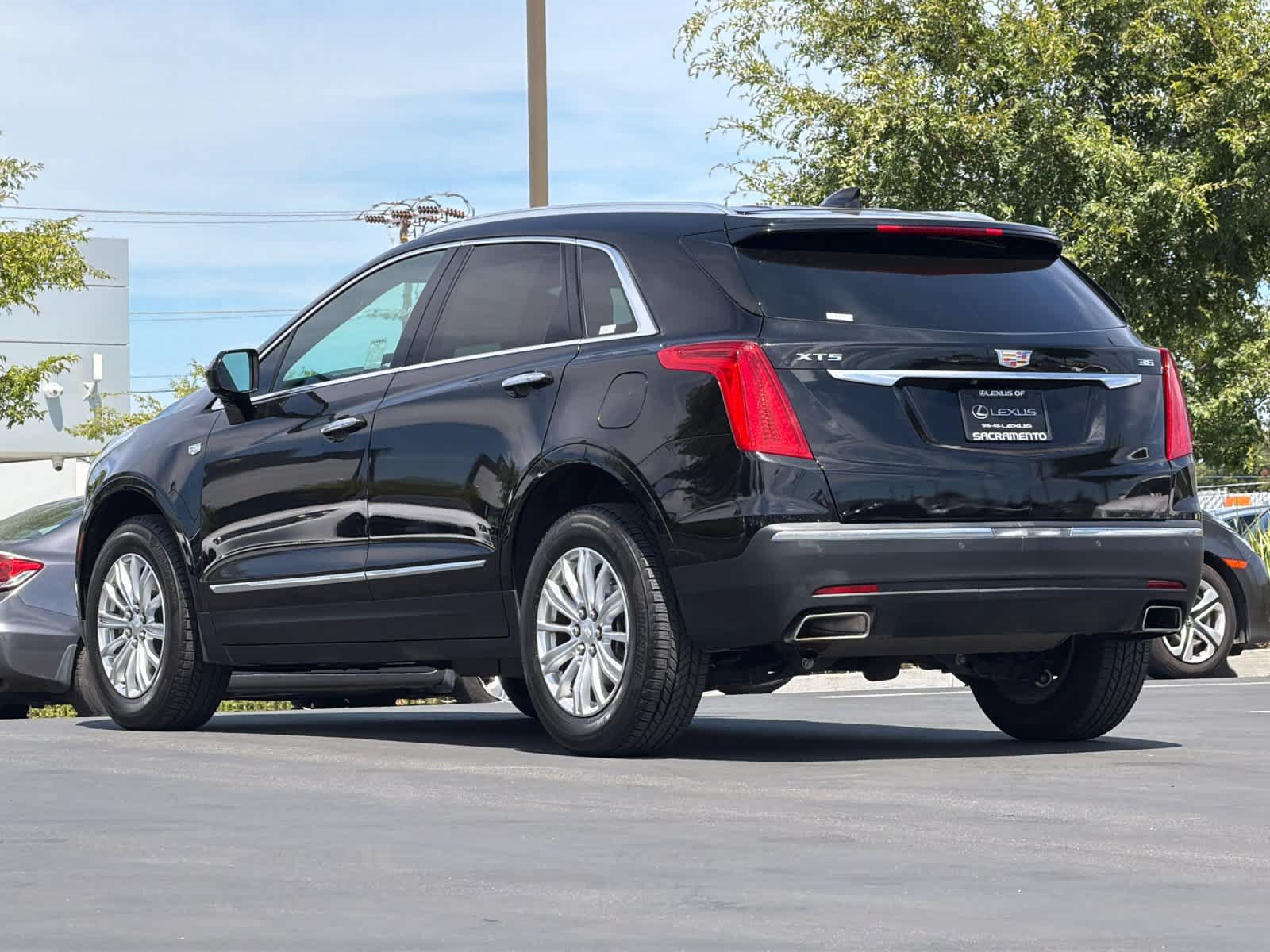 Used 2017 Cadillac XT5 FWD image 7