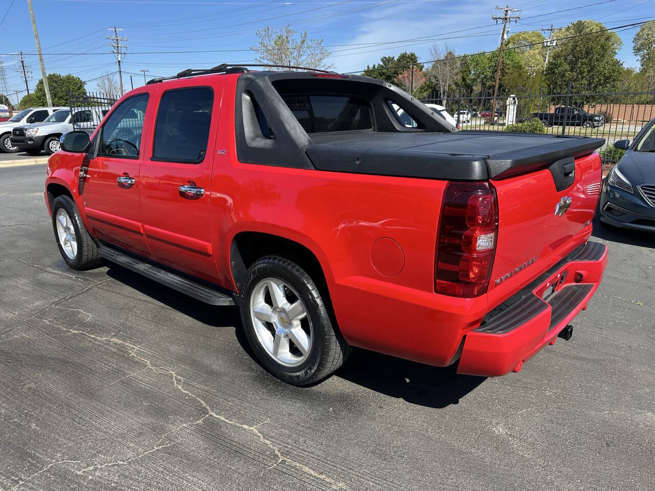 Used 2008 Chevrolet Avalanche LTZ w/ LTZ Preferred Equipment Group RWD image 7