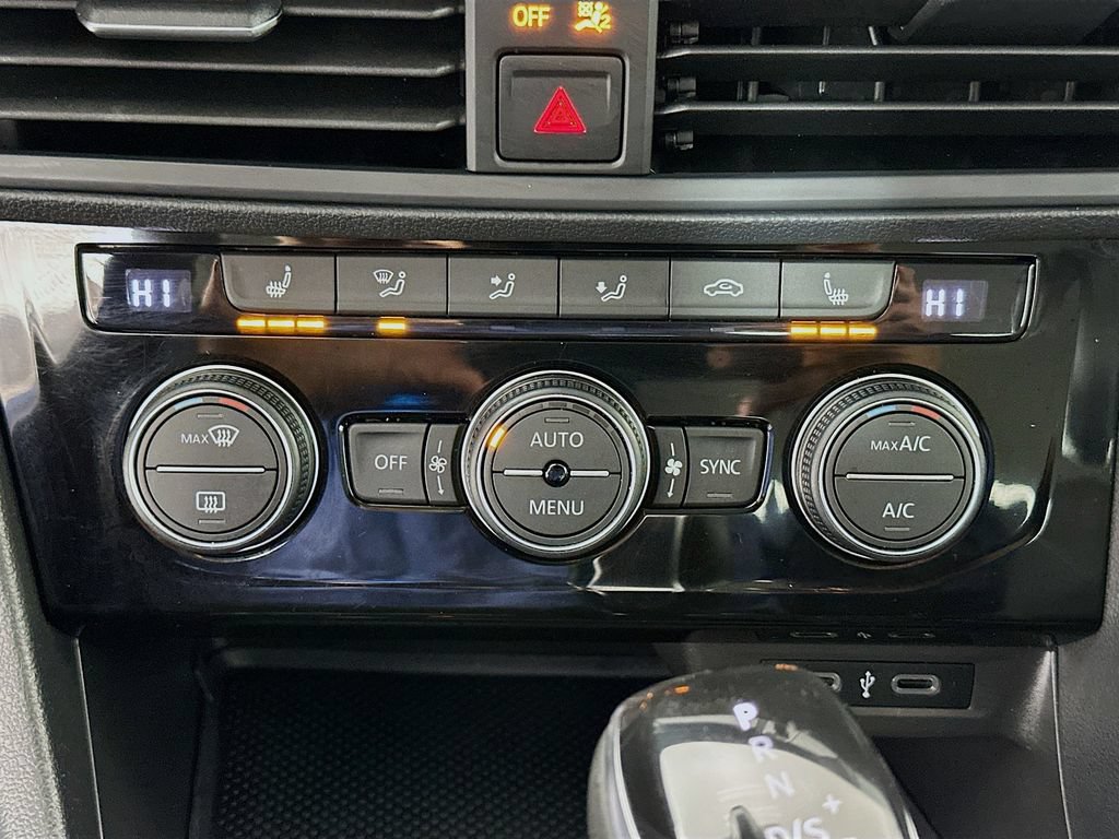 Used 2023 Volkswagen Jetta SE FWD image 15