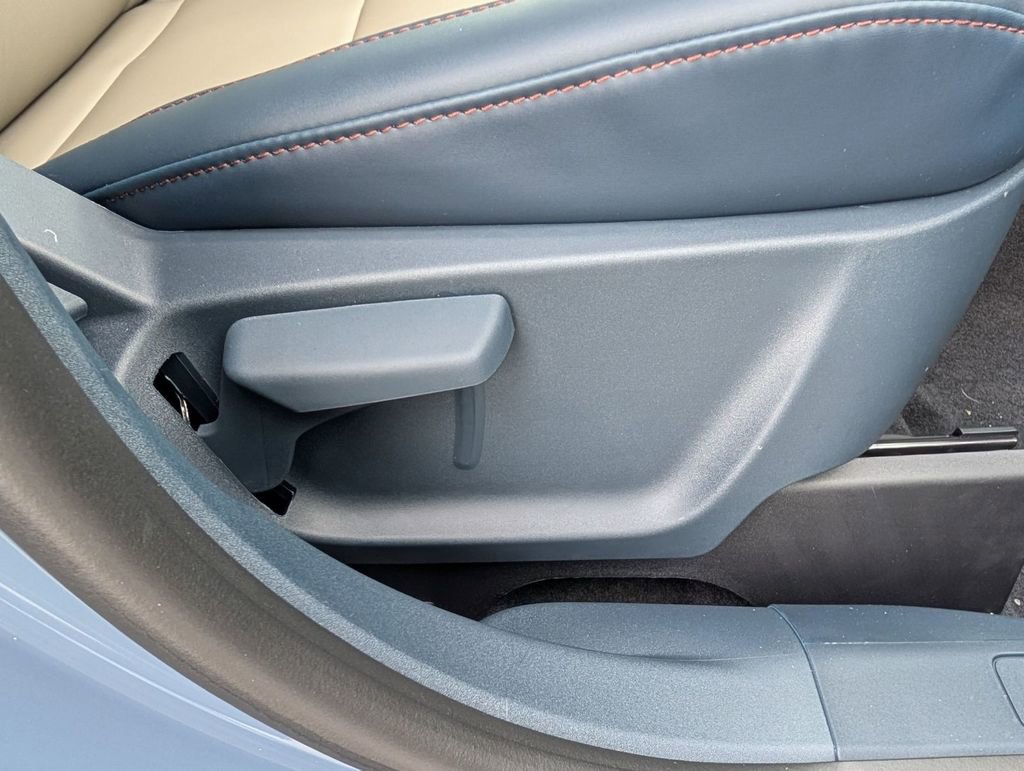 New 2025 Ford Maverick Lariat w/ 4K Tow Package image 48