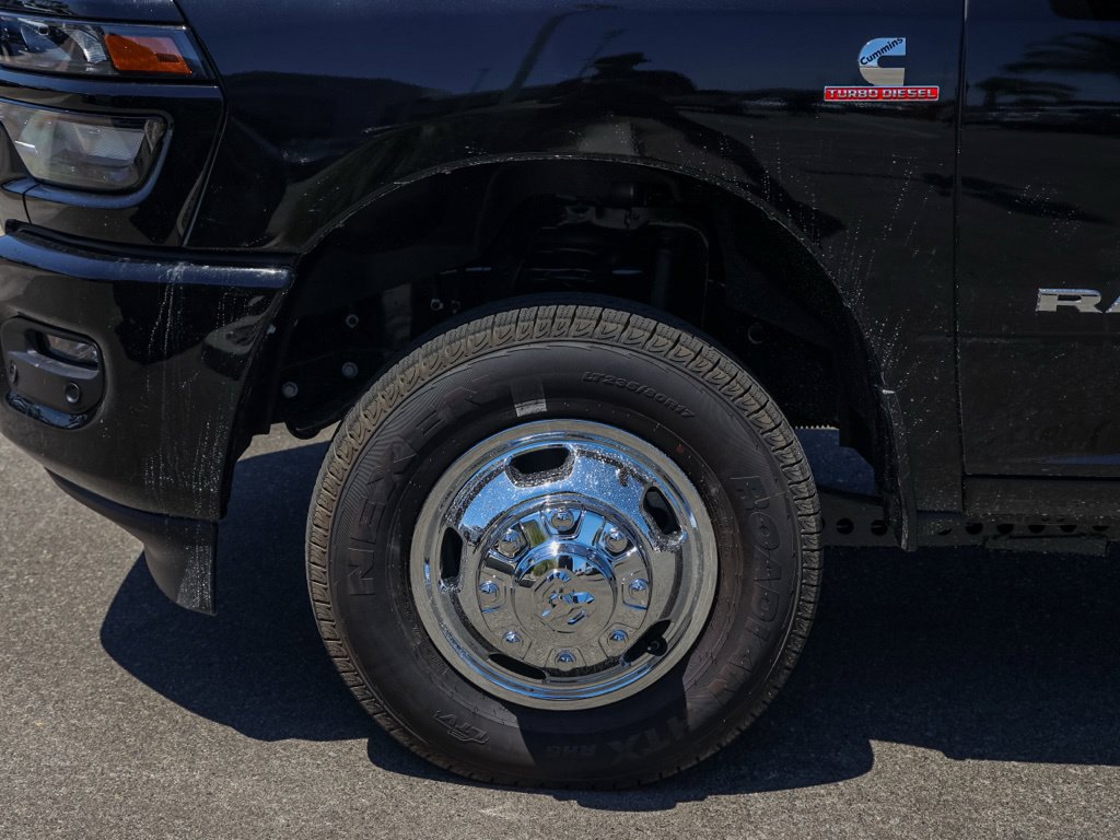 New 2026 RAM 3500 Big Horn AWD/4WD image 12