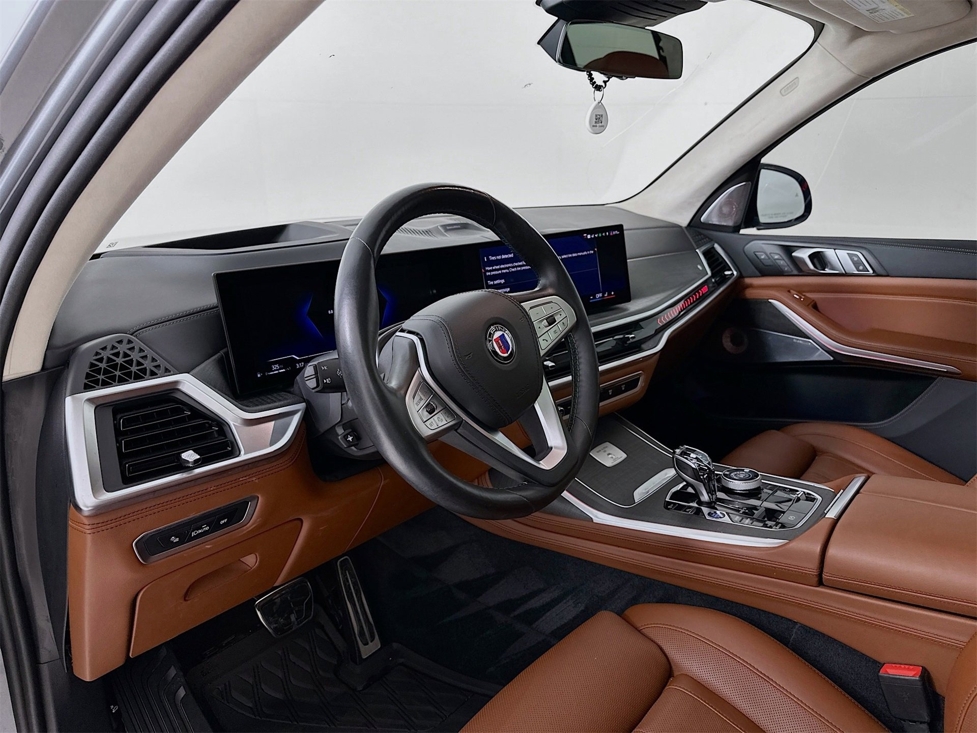 Used 2024 BMW ALPINA XB7 image 10