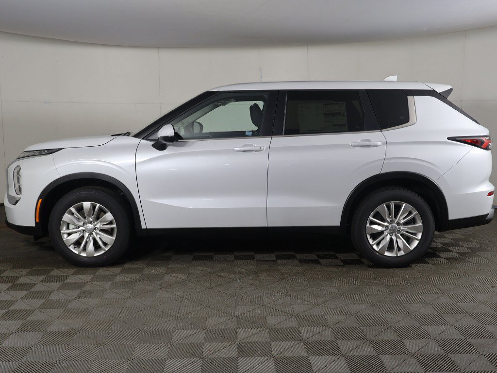 New 2026 Mitsubishi Outlander ES AWD/4WD image 17