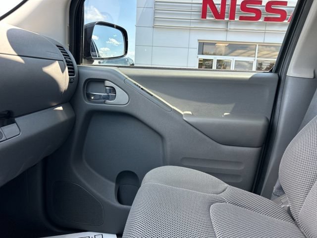 Used 2018 Nissan Frontier SV w/ Value Truck Package RWD image 32