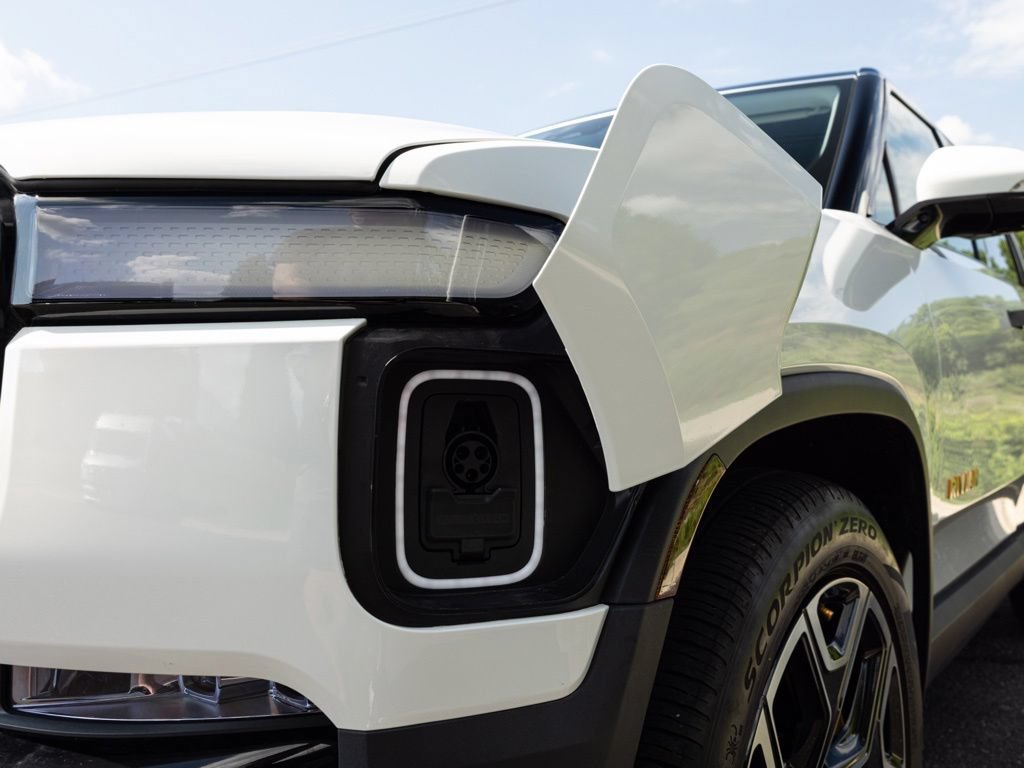 Used 2023 Rivian R1S Launch Edition AWD/4WD image 15