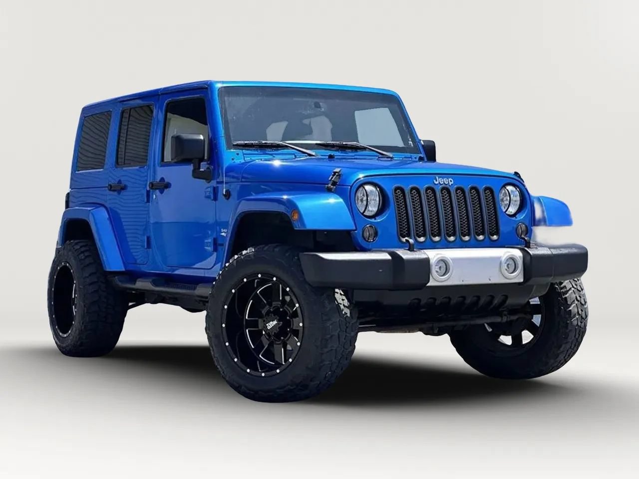 Used 2015 Jeep Wrangler Unlimited Sahara w/ Connectivity Group AWD/4WD image 3