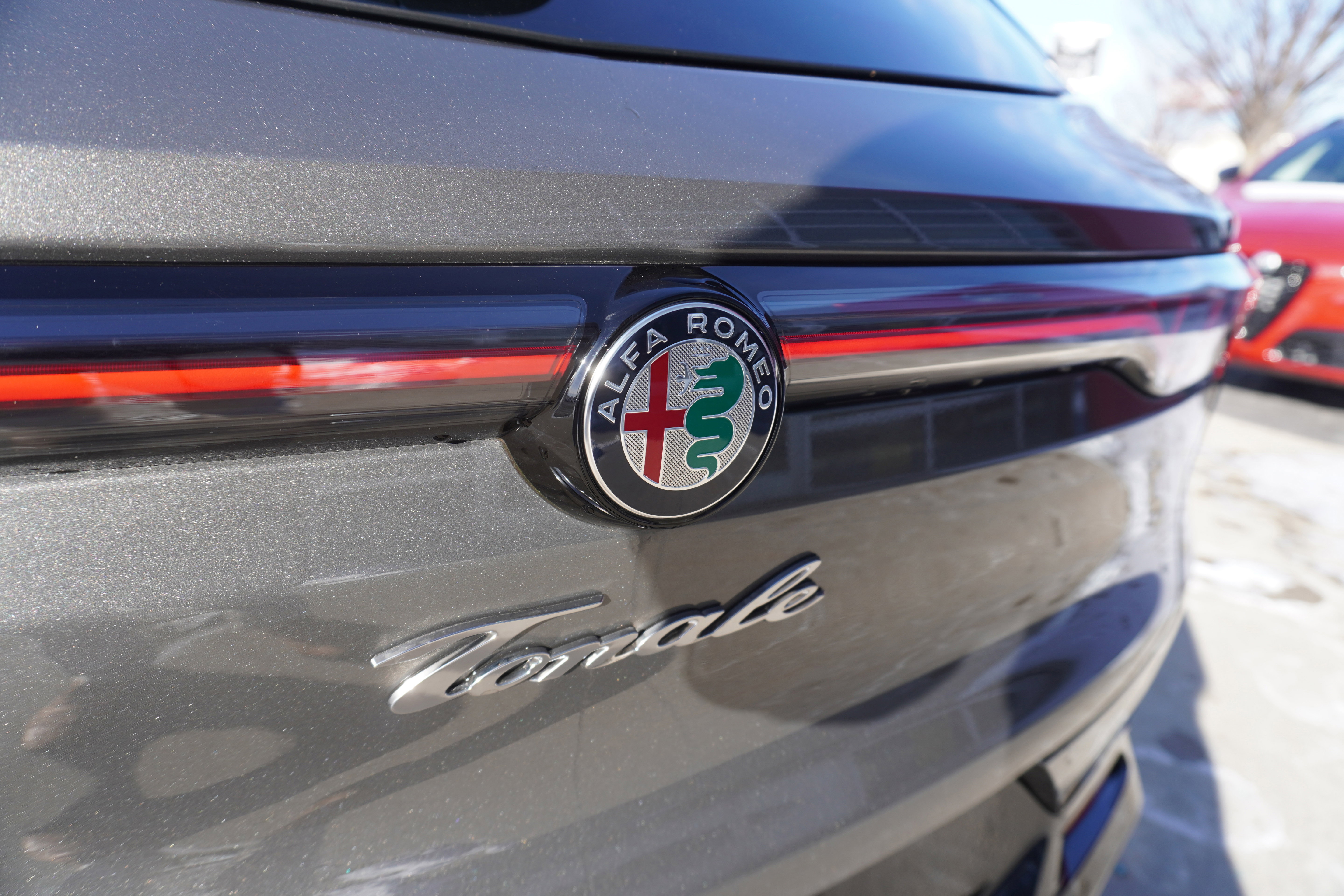 New 2024 Alfa Romeo Tonale Veloce image 12