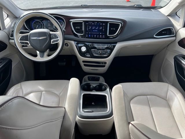 Used 2020 Chrysler Pacifica Limited image 14