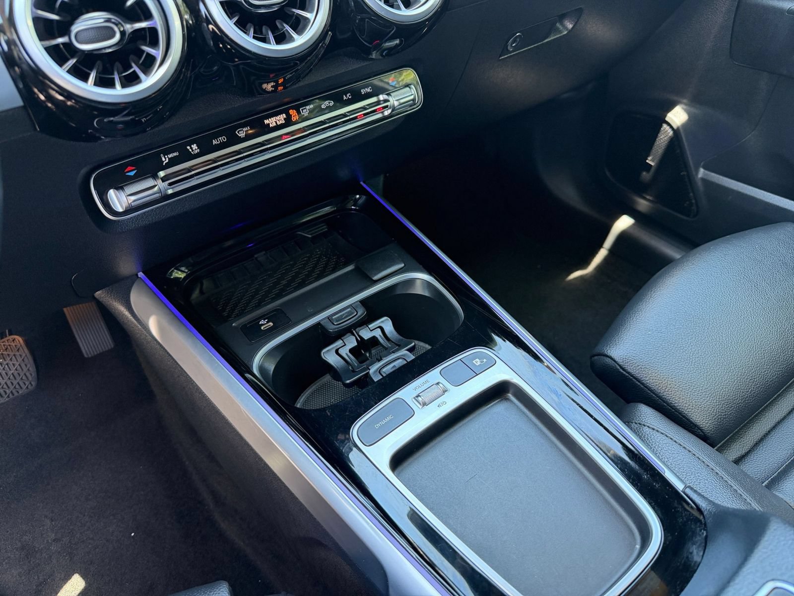 Used 2025 Mercedes-Benz GLB 250 image 44