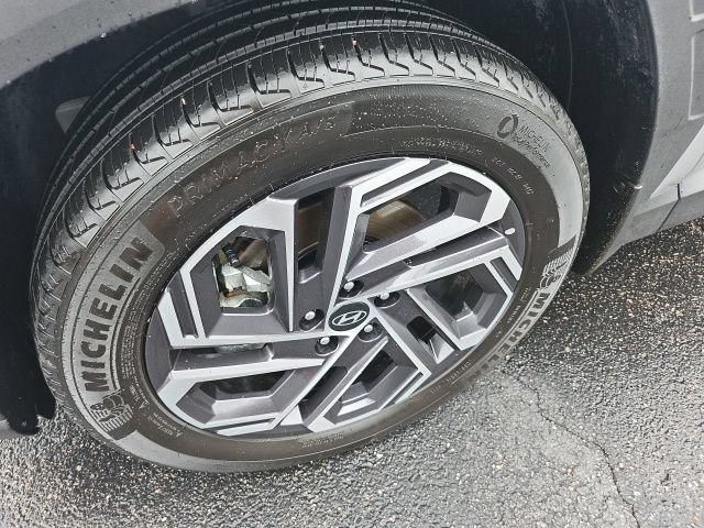 Used 2025 Hyundai Tucson Limited AWD/4WD image 23
