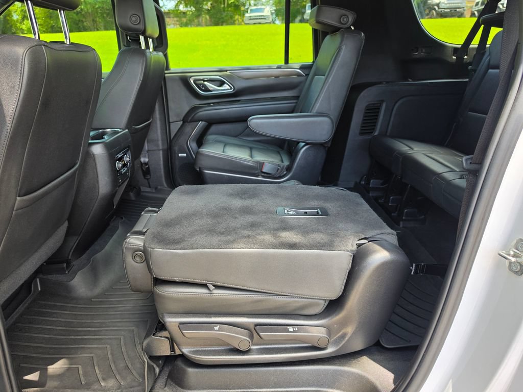 Used 2023 Chevrolet Suburban Z71 w/ Luxury Package AWD/4WD image 35