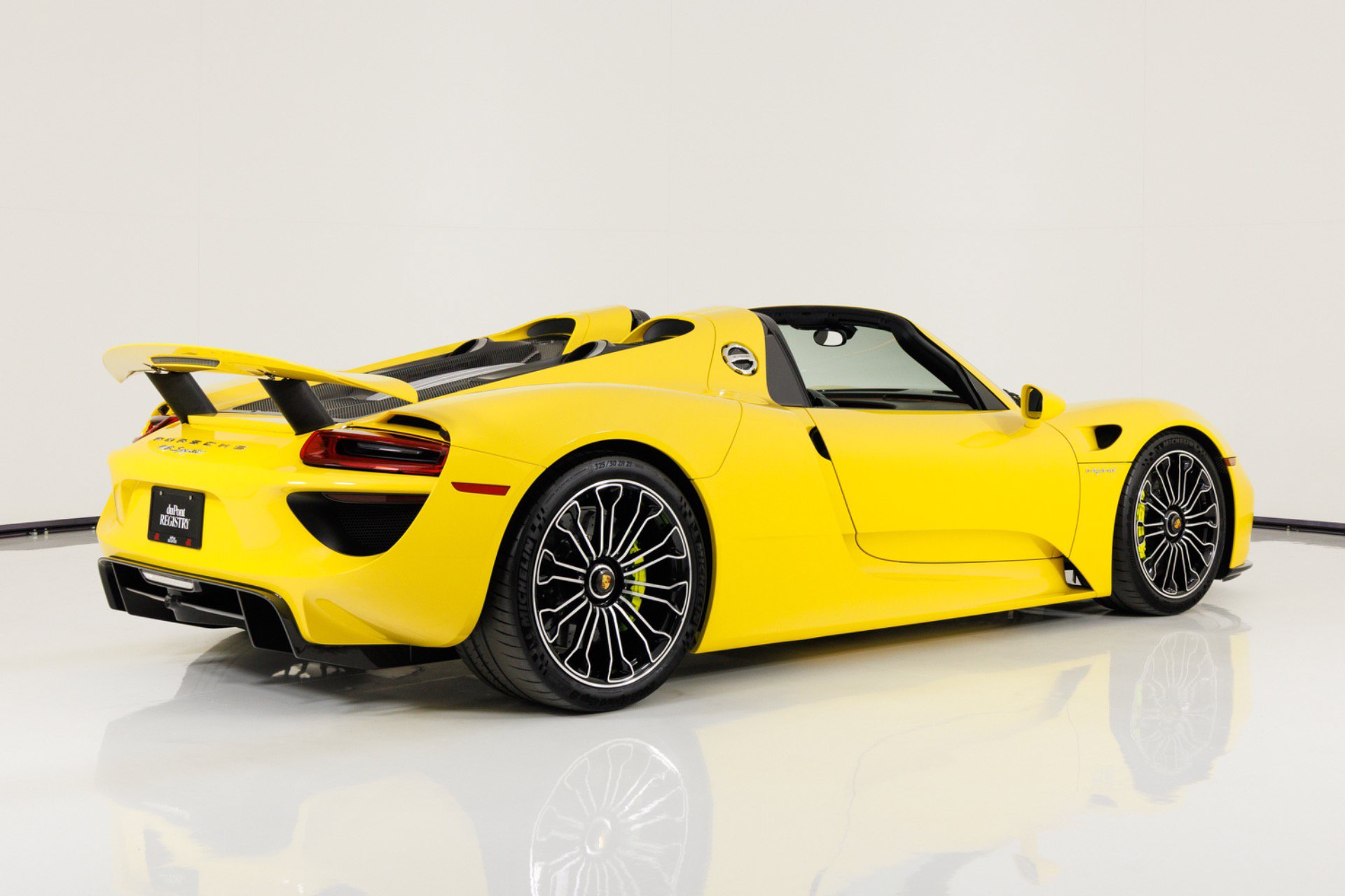 Used 2015 Porsche 918 Spyder AWD/4WD image 3