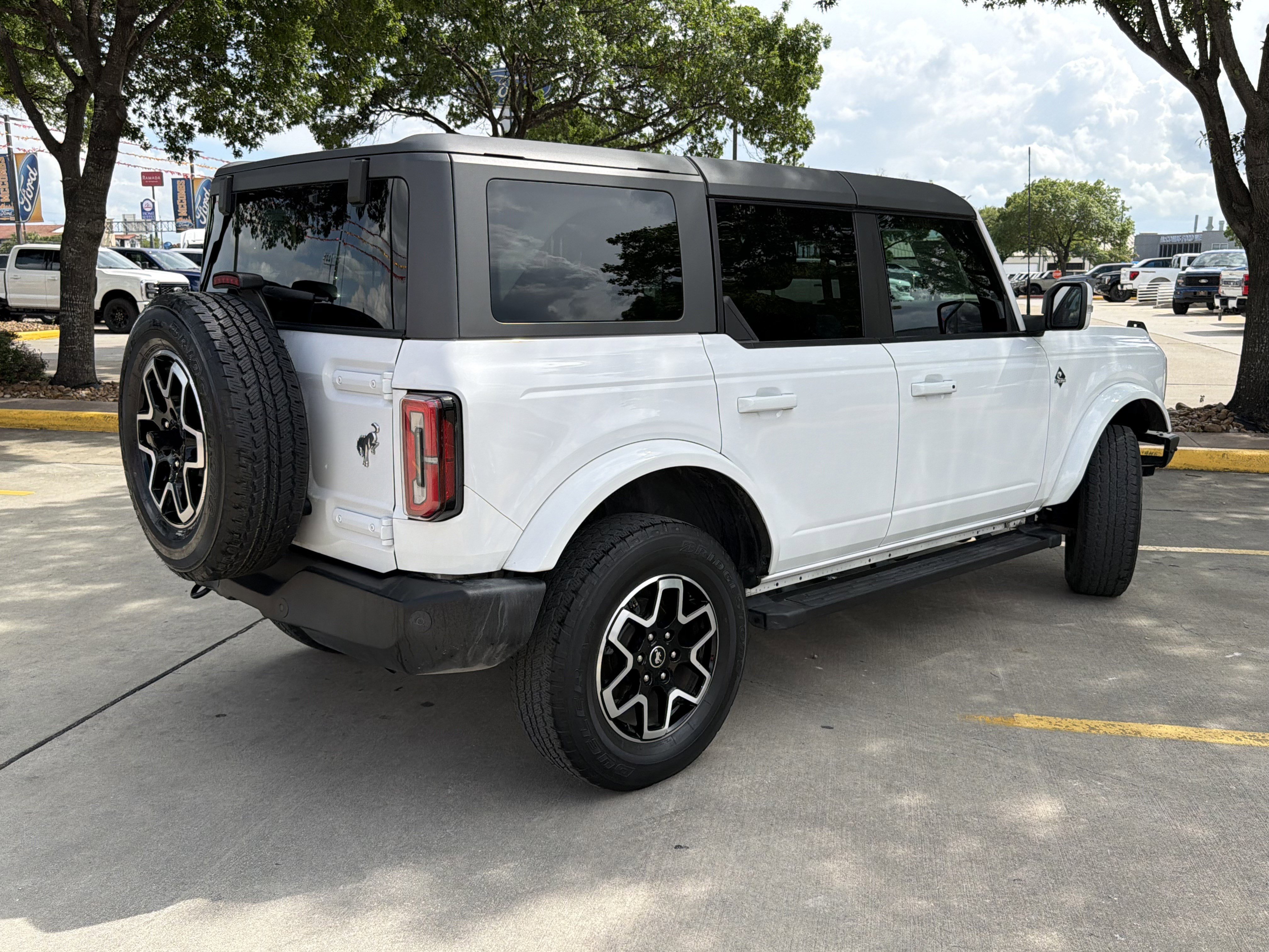 Used 2022 Ford Bronco Outer Banks AWD/4WD image 6