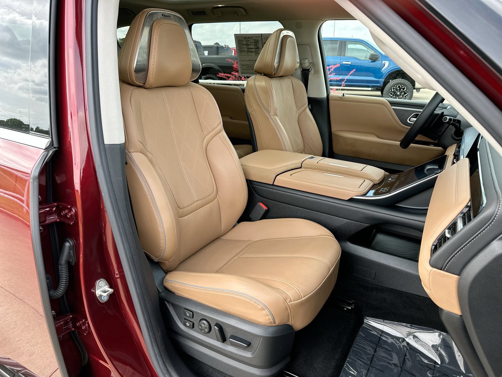 Used 2025 INFINITI QX80 Sensory AWD/4WD image 27