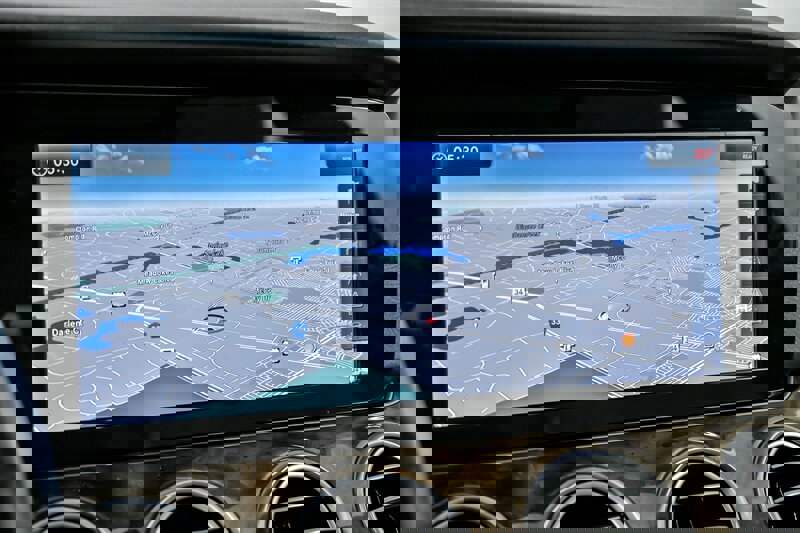 Used 2017 Mercedes-Benz E 300 4MATIC image 32