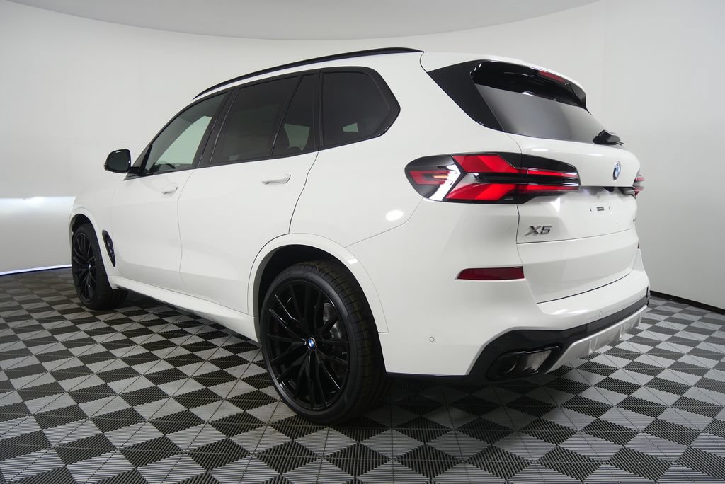 Used 2026 BMW X5 xDrive40i w/ M Sport Package AWD/4WD image 4