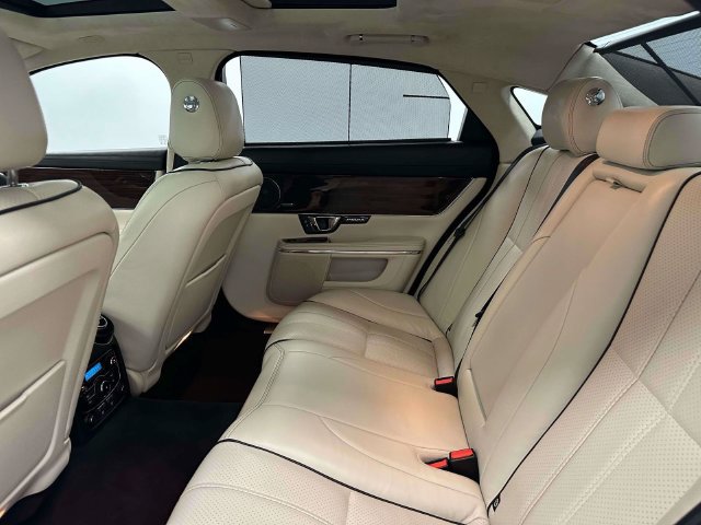 Used 2015 Jaguar XJ L Portfolio AWD/4WD image 28