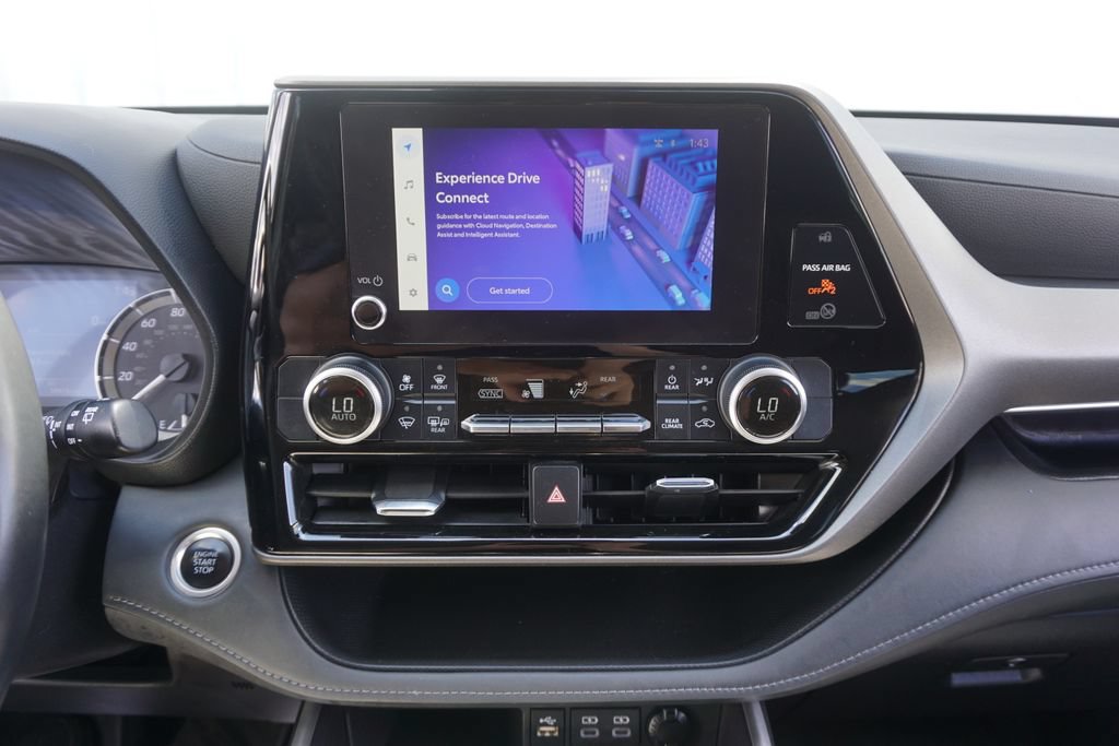 Certified 2024 Toyota Highlander LE FWD image 10
