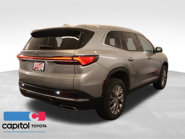 Used 2025 Buick Enclave Preferred AWD/4WD image 2