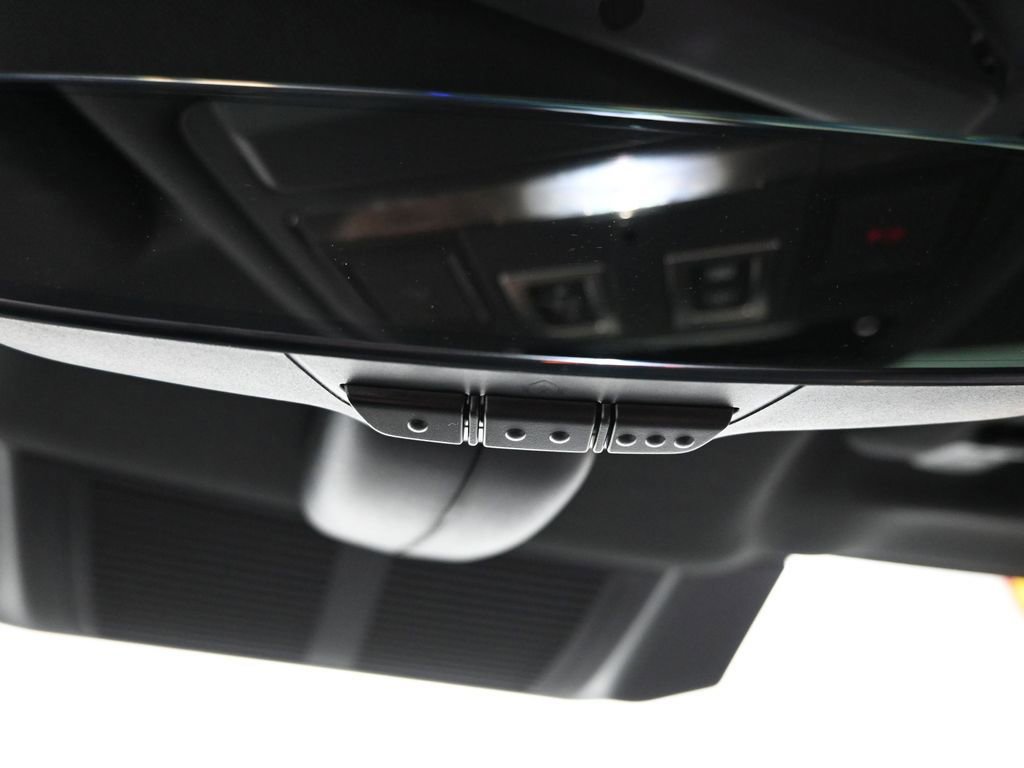 Used 2023 Land Rover Defender 130 X-Dynamic SE image 21