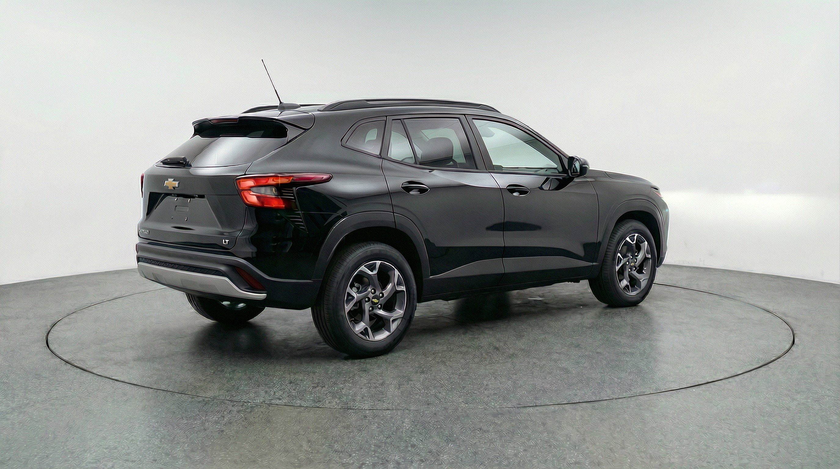 Used 2025 Chevrolet Trax LT w/ LT Convenience Package image 9