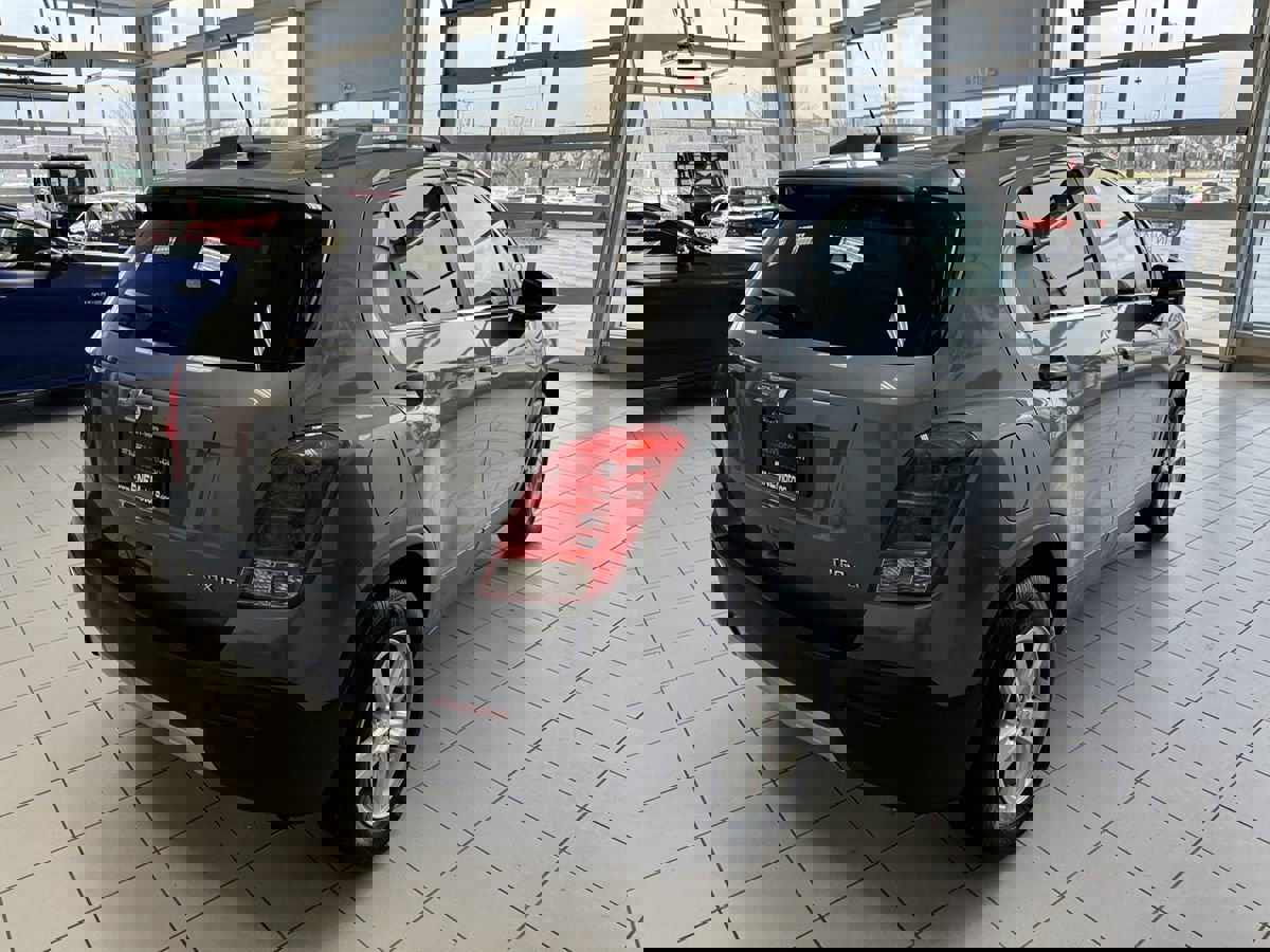 Used 2015 Chevrolet Trax LT FWD image 8