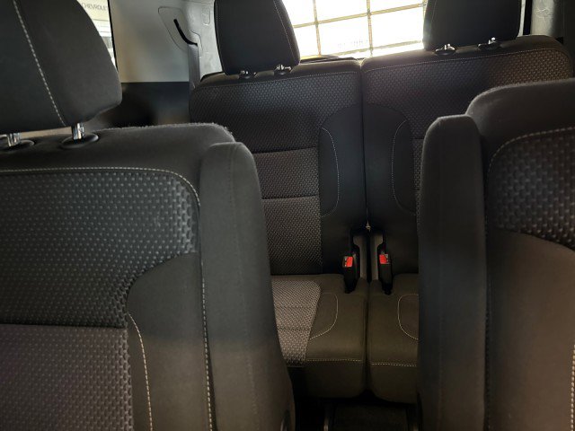 Used 2023 GMC Acadia SLE w/ Driver Convenience Package image 26