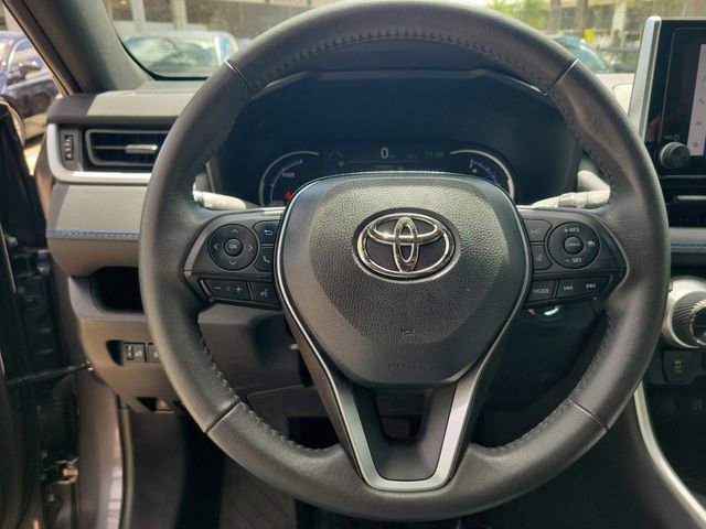 Used 2023 Toyota RAV4 SE image 15