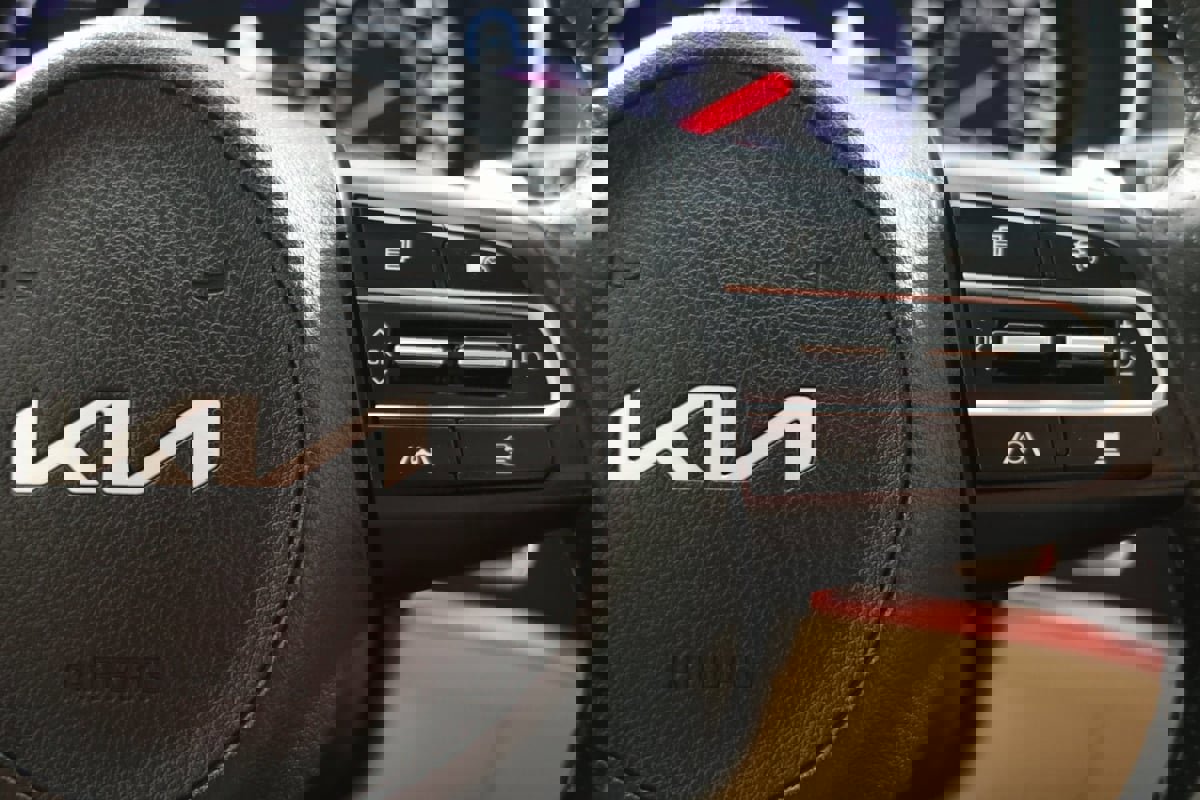 Used 2023 Kia Stinger GT2 image 29