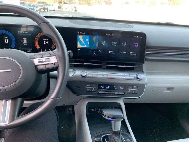 Used 2025 Hyundai Kona SEL image 19