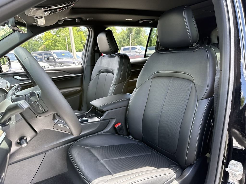 New 2026 Jeep Grand Cherokee L Limited AWD/4WD image 13